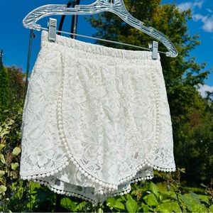 Sienna Sky White Lace Shorts | Size S | NWT